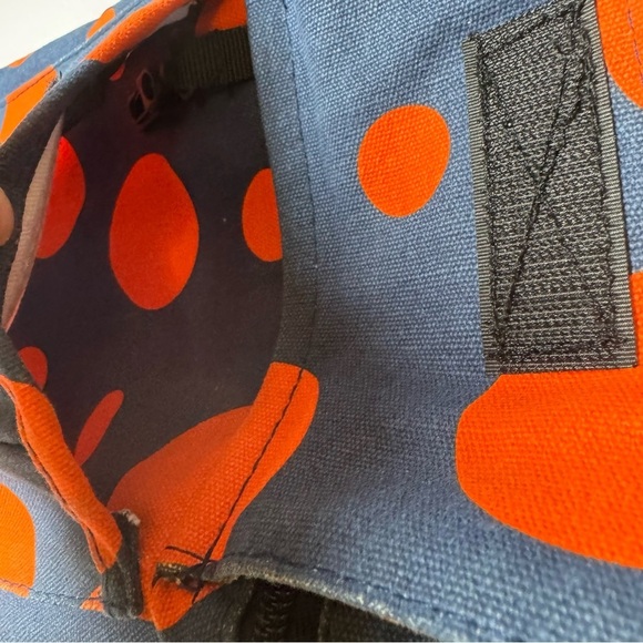 Kavu Limited Edition Polka Dot Cross Body Bag - Picture 6 of 10